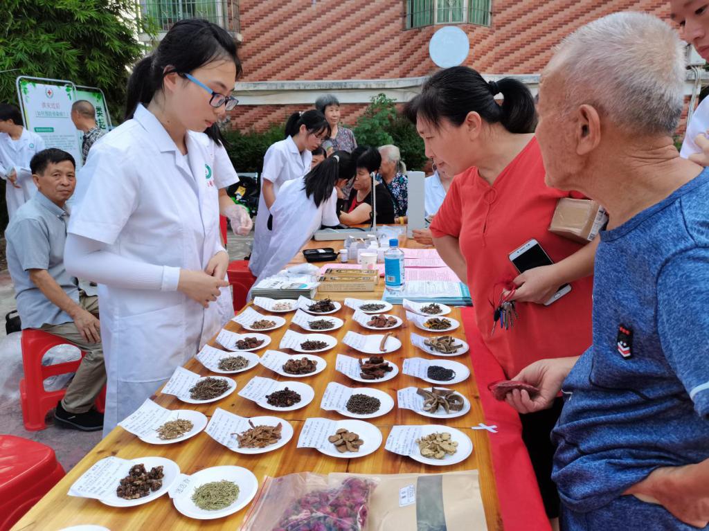 http://www.gmu.cn/__local/9/11/AD/5ABDB2B874183D467679077F7D8_992C5899_23CF0.png