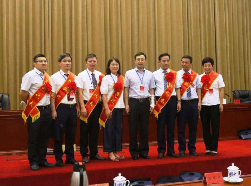 http://www.gmu.cn/__local/7/F4/4A/2DEBD74AA35E55032E7C3A508DF_0D7687B0_16E25.jpg