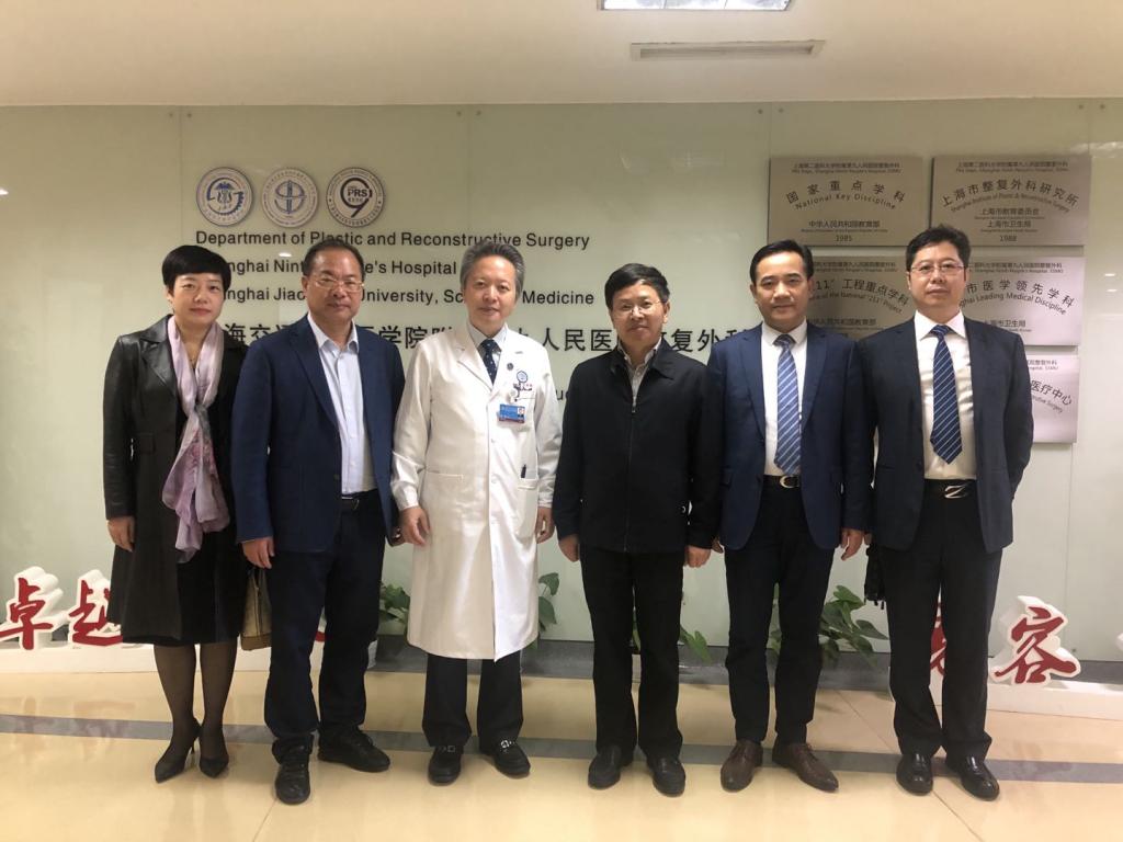 http://www.gmu.cn/__local/D/3E/44/09947AC9419F502E153009A316E_91B674E2_14092.png