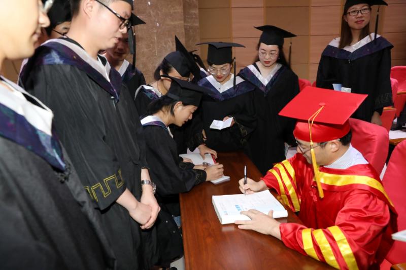 http://www.gmu.cn/__local/D/C4/95/A199FE9538186A14228CD2457CD_10972156_45632.jpg