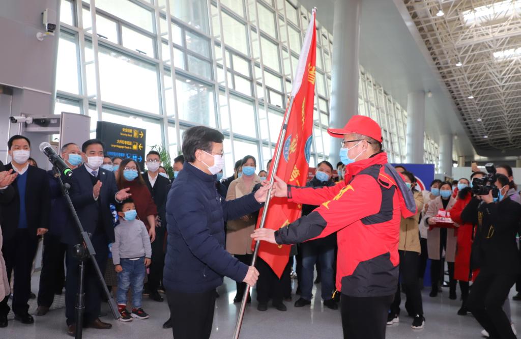 http://www.gmu.cn/__local/F/8D/75/6880B05FB0DE762AA4B56A43A45_DBC41CBF_16C51.png